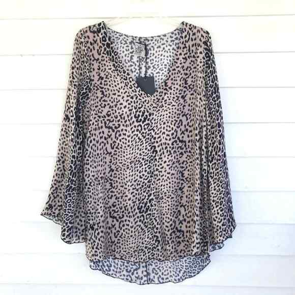 Chaser NWT Bell Sleeve Cheetah Print V-Neck Loose Fit Blouse Top M - Picture 1 of 6